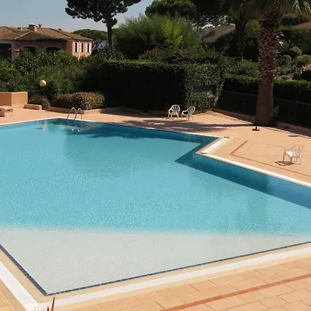 Holiday home Maison 4 Pieces Avec Piscines A 250m Des Plages, 1km Du Centre-ville, Wi-fi, Animaux Acceptes - Fr-1-780-13 Sainte-Maxime